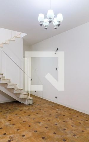 Casa para alugar com 170m², 3 quartos e 2 vagas Casa para alugar com 170m², 3 quartos e 2 vagasSala
