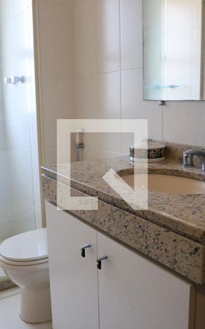 Apartamento para alugar com 136m², 3 quartos e 2 vagas Apartamento para alugar com 136m², 3 quartos e 2 vagasBanheiro Social