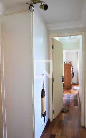 Apartamento para alugar com 136m², 3 quartos e 2 vagas Apartamento para alugar com 136m², 3 quartos e 2 vagasCorredor - Armário