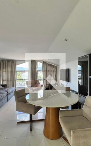 Casa de condomínio à venda com 260m², 5 quartos e 2 vagas Casa de condomínio à venda com 260m², 5 quartos e 2 vagasSala de TV