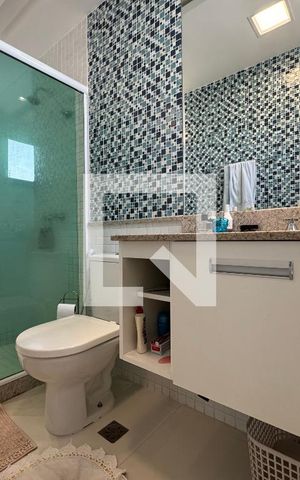 Casa de condomínio à venda com 260m², 5 quartos e 2 vagas Casa de condomínio à venda com 260m², 5 quartos e 2 vagasSuíte 2 - Banheiro