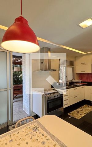 Casa de condomínio à venda com 260m², 5 quartos e 2 vagas Casa de condomínio à venda com 260m², 5 quartos e 2 vagasCozinha