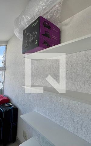 Casa de condomínio à venda com 260m², 5 quartos e 2 vagas Casa de condomínio à venda com 260m², 5 quartos e 2 vagasCompartimento guarda malas