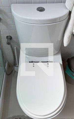 Casa de condomínio à venda com 260m², 5 quartos e 2 vagas Casa de condomínio à venda com 260m², 5 quartos e 2 vagasSuíte 1 - Banheiro