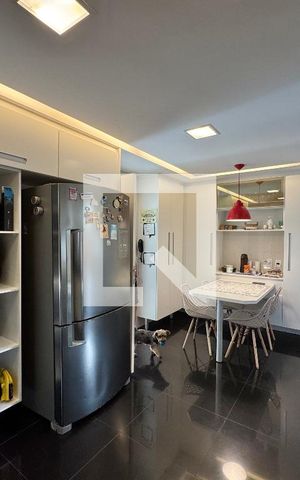 Casa de condomínio à venda com 260m², 5 quartos e 2 vagas Casa de condomínio à venda com 260m², 5 quartos e 2 vagasCozinha
