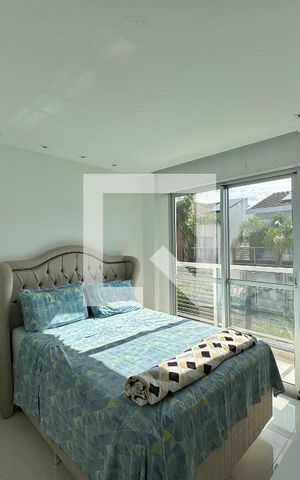 Casa de condomínio à venda com 260m², 5 quartos e 2 vagas Casa de condomínio à venda com 260m², 5 quartos e 2 vagasSuíte 3