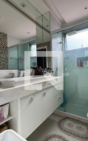 Casa de condomínio à venda com 260m², 5 quartos e 2 vagas Casa de condomínio à venda com 260m², 5 quartos e 2 vagasSuíte 1 - Banheiro