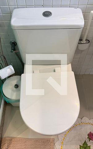 Casa de condomínio à venda com 260m², 5 quartos e 2 vagas Casa de condomínio à venda com 260m², 5 quartos e 2 vagasSuíte 2 - Banheiro