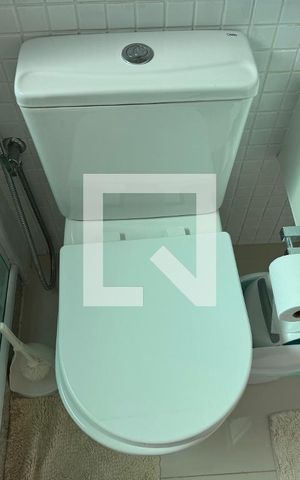 Casa de condomínio à venda com 260m², 5 quartos e 2 vagas Casa de condomínio à venda com 260m², 5 quartos e 2 vagasSuíte 3 - Banheiro