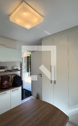 Casa de condomínio à venda com 260m², 5 quartos e 2 vagas Casa de condomínio à venda com 260m², 5 quartos e 2 vagasSuíte 5
