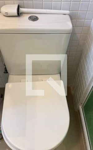 Casa de condomínio à venda com 260m², 5 quartos e 2 vagas Casa de condomínio à venda com 260m², 5 quartos e 2 vagasSuíte 4 - Banheiro