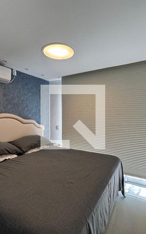 Casa de condomínio à venda com 260m², 5 quartos e 2 vagas Casa de condomínio à venda com 260m², 5 quartos e 2 vagasSuíte 1