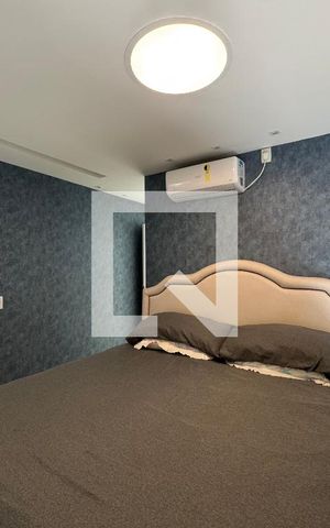Casa de condomínio à venda com 260m², 5 quartos e 2 vagas Casa de condomínio à venda com 260m², 5 quartos e 2 vagasSuíte 1