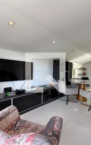 Casa de condomínio à venda com 260m², 5 quartos e 2 vagas Casa de condomínio à venda com 260m², 5 quartos e 2 vagasSala de TV