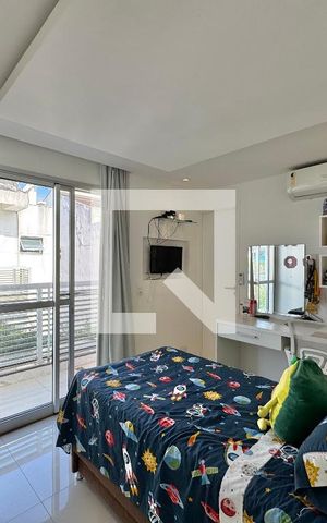Casa de condomínio à venda com 260m², 5 quartos e 2 vagas Casa de condomínio à venda com 260m², 5 quartos e 2 vagasSuíte 4