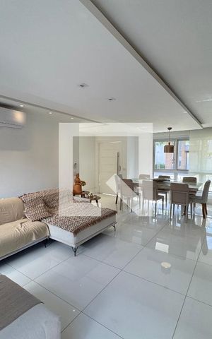 Casa de condomínio à venda com 260m², 5 quartos e 2 vagas Casa de condomínio à venda com 260m², 5 quartos e 2 vagasSala