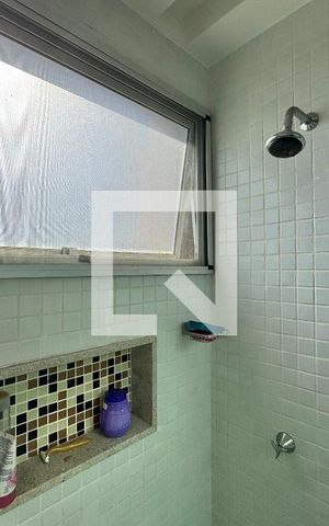 Casa de condomínio à venda com 260m², 5 quartos e 2 vagas Casa de condomínio à venda com 260m², 5 quartos e 2 vagasSuíte 3 - Banheiro