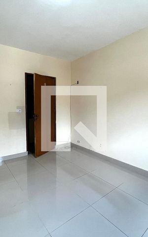 Casa à venda com 309m², 4 quartos e 2 vagas Casa à venda com 309m², 4 quartos e 2 vagasSuite