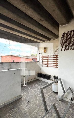 Casa à venda com 309m², 4 quartos e 2 vagas Casa à venda com 309m², 4 quartos e 2 vagasChurrasqueira