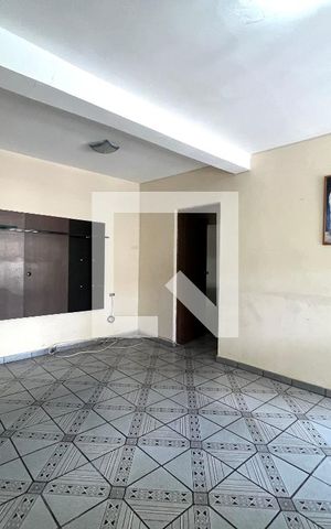 Casa à venda com 309m², 4 quartos e 2 vagas Casa à venda com 309m², 4 quartos e 2 vagasSala