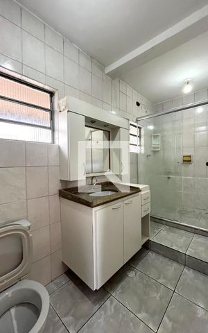Casa à venda com 309m², 4 quartos e 2 vagas Casa à venda com 309m², 4 quartos e 2 vagasBanheiro da Suíte