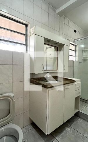 Casa à venda com 309m², 4 quartos e 2 vagas Casa à venda com 309m², 4 quartos e 2 vagasBanheiro da Suíte