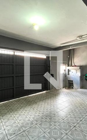 Casa à venda com 309m², 4 quartos e 2 vagas Casa à venda com 309m², 4 quartos e 2 vagasGaragem