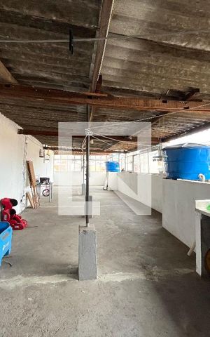 Casa à venda com 309m², 4 quartos e 2 vagas Casa à venda com 309m², 4 quartos e 2 vagasÁrea externa