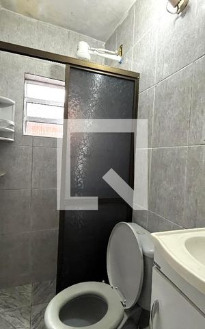 Casa à venda com 309m², 4 quartos e 2 vagas Casa à venda com 309m², 4 quartos e 2 vagasBanheiro Social