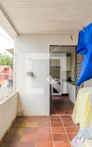 Casa à venda com 236m², 4 quartos e 2 vagas Casa à venda com 236m², 4 quartos e 2 vagasÁrea de Serviço