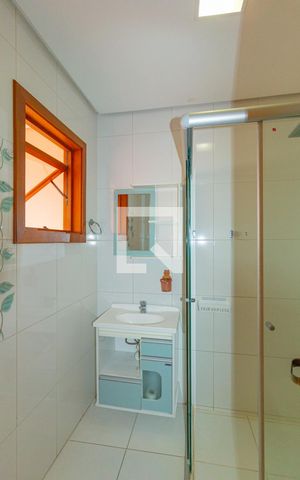 Casa à venda com 120m², 3 quartos e 2 vagas Casa à venda com 120m², 3 quartos e 2 vagasBanheiro Social