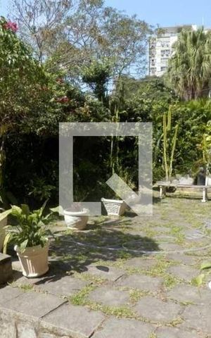 Casa à venda com 580m², 6 quartos e 2 vagas