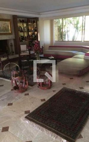 Casa à venda com 723m², 6 quartos e 8 vagas