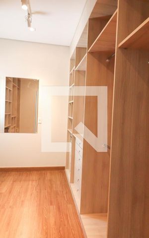 Casa de condomínio à venda com 1029m², 3 quartos e 4 vagas Casa de condomínio à venda com 1029m², 3 quartos e 4 vagasSuite
