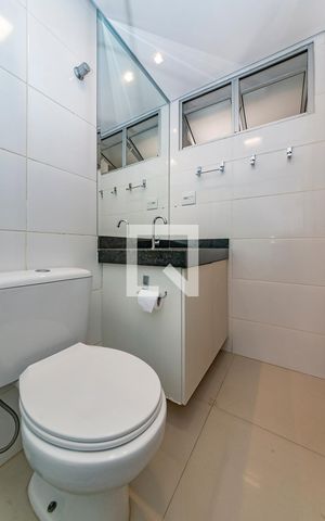Apartamento à venda com 168m², 3 quartos e 2 vagas Apartamento à venda com 168m², 3 quartos e 2 vagasBanheiro da Suíte