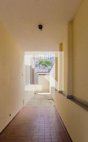 Casa à venda com 208m², 4 quartos e 2 vagas Casa à venda com 208m², 4 quartos e 2 vagasQuintal