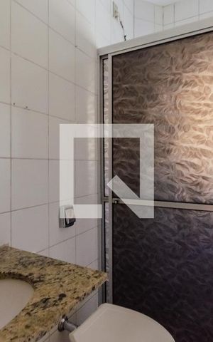 Casa à venda com 208m², 4 quartos e 2 vagas Casa à venda com 208m², 4 quartos e 2 vagasBanheiro