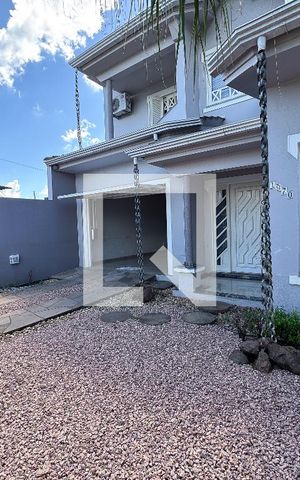 Casa à venda com 370m², 5 quartos e 3 vagasFachada
