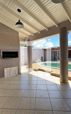 Casa à venda com 370m², 5 quartos e 3 vagasÁrea Externa