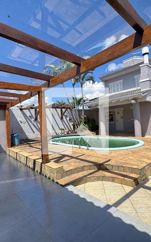 Casa à venda com 370m², 5 quartos e 3 vagasÁrea Externa