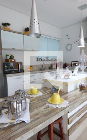 Casa para alugar com 260m², 3 quartos e 6 vagasCozinha
