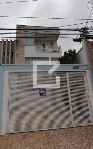 Casa para alugar com 260m², 3 quartos e 6 vagasFachada