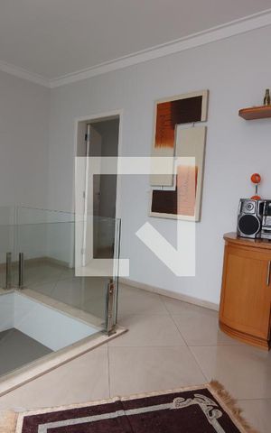 Casa para alugar com 260m², 3 quartos e 6 vagasEscritório