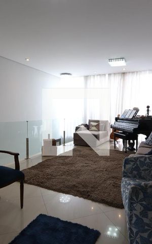 Casa para alugar com 260m², 3 quartos e 6 vagasSala