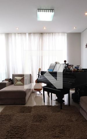 Casa para alugar com 260m², 3 quartos e 6 vagasSala