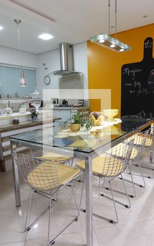 Casa para alugar com 260m², 3 quartos e 6 vagasCopa
