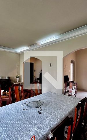 Casa à venda com 240m², 3 quartos e 4 vagas Casa à venda com 240m², 3 quartos e 4 vagasSala