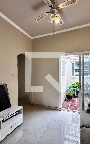 Casa à venda com 240m², 3 quartos e 4 vagas Casa à venda com 240m², 3 quartos e 4 vagasSala
