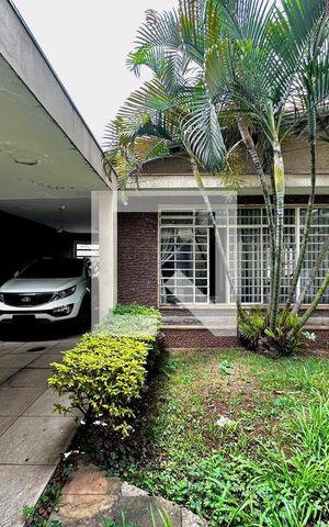 Casa à venda com 240m², 3 quartos e 4 vagas Casa à venda com 240m², 3 quartos e 4 vagasJardim