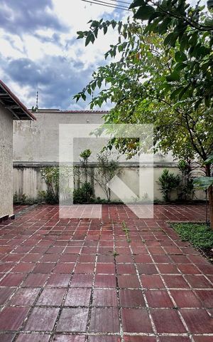 Casa à venda com 240m², 3 quartos e 4 vagas Casa à venda com 240m², 3 quartos e 4 vagasQuintal